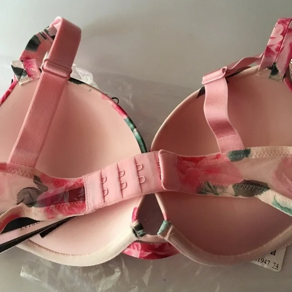🌸😍VS Shine Strap Push-Up Bra & Brazilian Panty Set - Picture 7 of 11